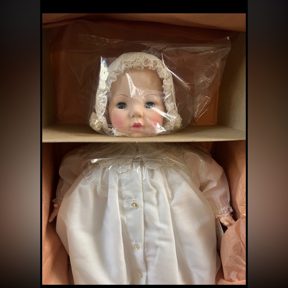 Madame Alexander Vintange Victoria 1966 Christening Pristine OutfitOriginal Box